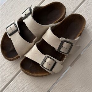 Birkenstock Kids Cream Buckle Sandals